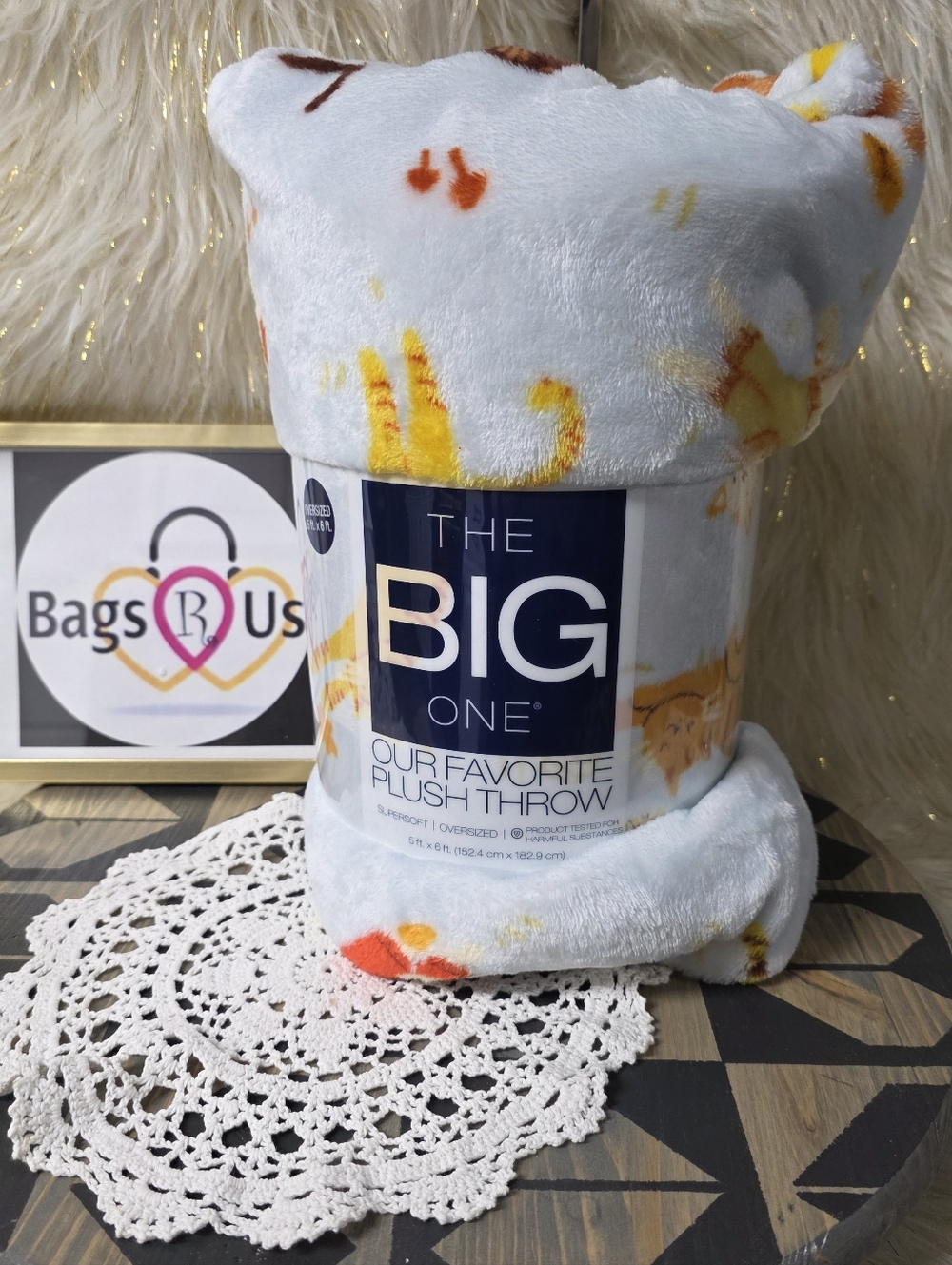 THE BIG ONE PLUSH OVERSIZED FLEECE THROW PLAYFUL CATS FALL LEAVES SWEATERS NEW